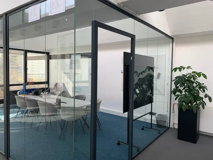 Glass Partition Suppliers in Raipur